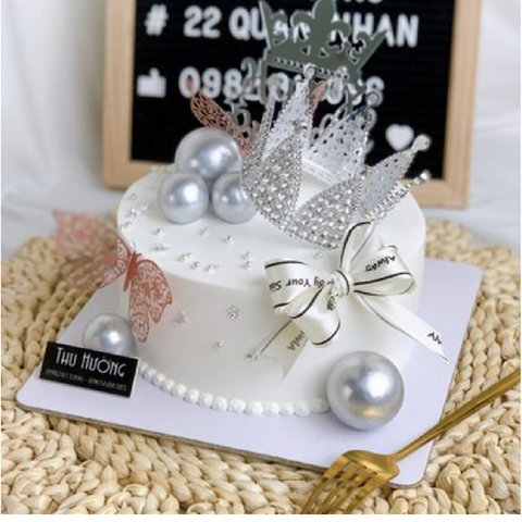 Cake Topper Cake Decorations- Tiara 'Vintage Classic' Crown - silver - Rampant Coffee Company